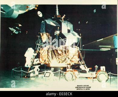Der Lunar Orbiter war eine NASA-Raumfahrzeugserie, die in den 1960er Jahren gestartet wurde, um hochauflösende Bilder der Mondoberfläche für zukünftige Apollo-Missionen zu erfassen. Die erfolgreichen Missionen lieferten wichtige Daten und kartografierten potenzielle Landestellen für Mondlandungen. Stockfoto