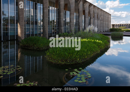 Die Itamaraty Palace (entworfen von dem Architekten Oscar Niemeyer), Sitz des Ministeriums für externe Beziehungen von Brasilien Stockfoto