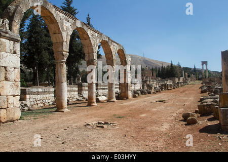 Beirut Libanon. 30. April 2014. Die Stadt Anjar befindet sich in der Bekaa-Ebene im Libanon bezeichnet ist, als ein UNESCO-Welterbe-Zentrum gegründet im 8. Jahrhundert leer liegt, wie Touristen Weg aufgrund der laufenden syrischen Bürgerkrieg bleiben Stockfoto