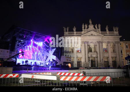 Rom, Italien. 30. April 2014 letzten Vorbereitungen im Gange für das jährliche May Day Konzert in Piazza San Giovanni Platz in Rom, Stockfoto