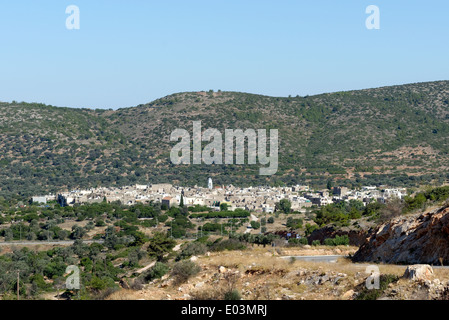 Panoramablick auf mittelalterliche Stadt liegt Olympi auf Südseite griechischen Insel Chios Olympi angelegt wurde Stockfoto