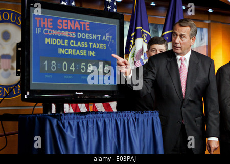 US Sprecher des Hauses John Boehner fordert Senat Demokraten Haus verabschiedet Mittelschicht Relief & Job Creation Steuergesetz 13. Dezember 2011 in Washington, D.C. tätig. Stockfoto