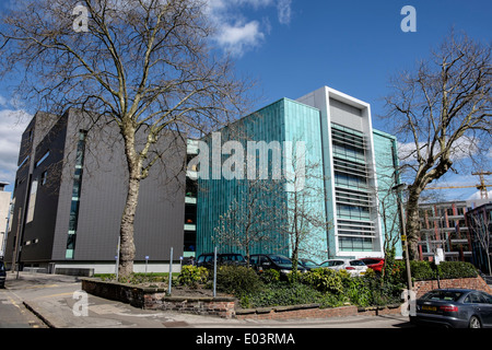 Information Commons Aufbau einer Bibliothek in ihr Gebäude Zugehörigkeit nach Sheffield University South Yorkshire England Stockfoto