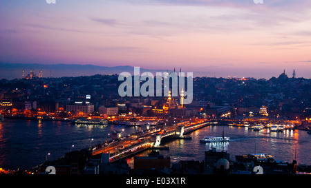 Istanbul bei Nacht Stockfoto