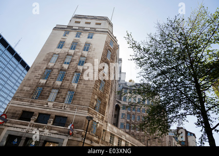 London Underground Head Office 55 Broadway und u-Bahn Eingang. Stockfoto