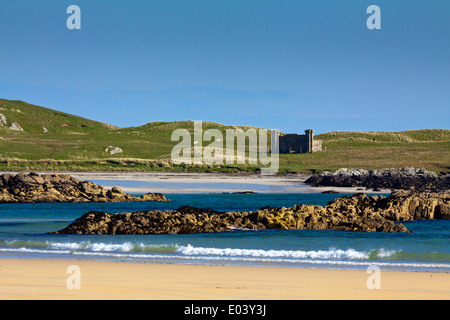 Crossapol Strand auf der Insel Coll in den Inneren Hebriden Argyll und Bute Schottland Großbritannien mit Felsenpools und Sand unter den Steinen Stockfoto