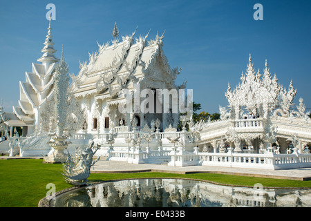 Berühmten Wat Rong Khun (weiße Tempel) in der Provinz Chiang Rai, Nordthailand Stockfoto