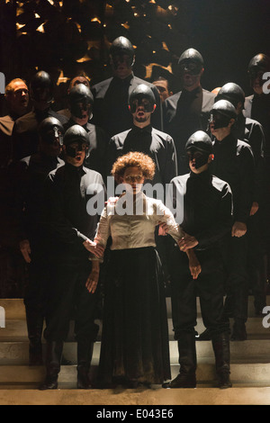 English National Opera Weltpremiere des britischen Komponisten Julian Anderson erste Oper "Thebaner" im Londoner Coliseum. Stockfoto