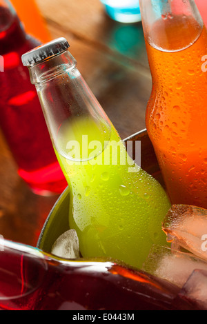 Verschiedene organische Handwerk Limonaden mit Rohrzucker Stockfoto