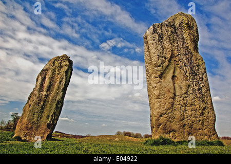 Stehenden Steinen aus der alten Steinkreis auf Avebury Welterbe Stockfoto