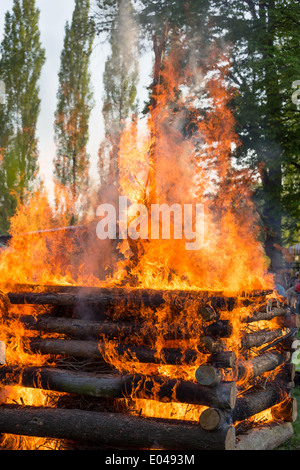 Die Verbrennung der Hexen-Feier, Bustehrad, Kladno, Tschechische Republik, viele Hexen verbrannt wurden, während des 16. Jahrhunderts Stockfoto