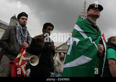 London, UK. 1. Mai 2014. Menschen versammeln sich auf dem Trafalgar Square für die jährliche Rallye der Maifeiertag, in London, am 1. Mai 2014. Bildnachweis: Jay Shaw Baker/NurPhoto/ZUMAPRESS.com/Alamy Live-Nachrichten Stockfoto