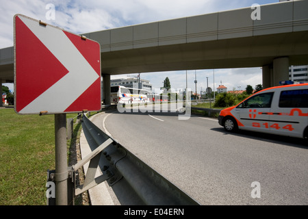 Verkehr, Krankenwagen, Strassenverkehr, Rettung Stockfoto