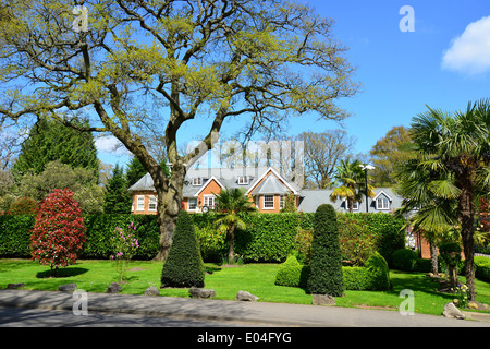 Großes freistehendes Haus, Christchurch Road, Virginia Water, Surrey, England, Vereinigtes Königreich Stockfoto