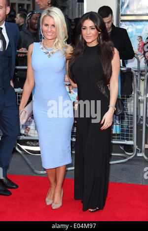 Danielle Armstrong und Casey Batchelor kommt für die "Plastik"-Premiere am Odeon West End, Leicester Square, London. 29/04/2014/Picture alliance Stockfoto