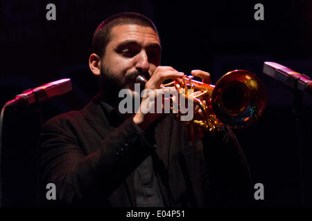 Turin, Italien. 1. Mai 2014. Ibrahim Maalouf ein Französisch-libanesischen Trompeter und und seine Band live auf der Turin Jazz Festival 2014 gespielt.  Bildnachweis: Elena Aquila / pazifische Presse/Alamy Live News Stockfoto