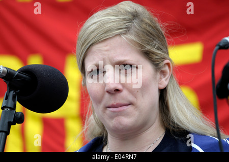 Natasha Hoarau (Stieftochter von Bob Crow) anlässlich der Maikundgebung am Trafalgar Square in London, 2014 Stockfoto