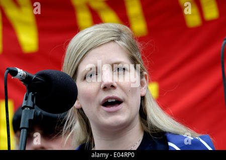 Natasha Hoarau (Stieftochter von Bob Crow) anlässlich der Maikundgebung am Trafalgar Square in London, 2014 Stockfoto