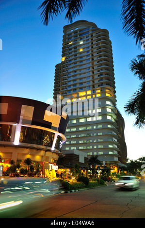 Der Spaziergang Kelch Eigentumswohnungen IT Park Freizeit Business District Cebu City Philippinen Stockfoto