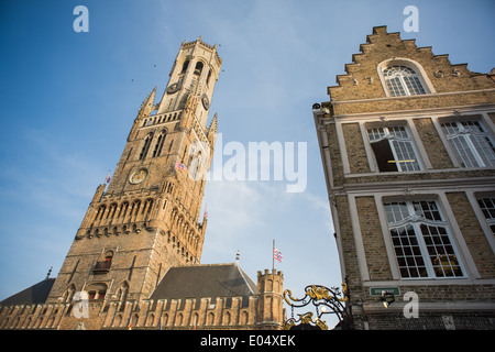 Belfort-Hallen Glockenturm vom Markt, Brügge, Belgien Stockfoto