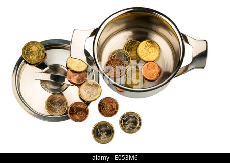 Einen Topf mit paar Euromünzen, symbolische Foto für Staatsschulden und Finanzkrise Stockfoto