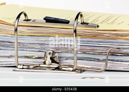Dokumente und Unterlagen einreichen. Aufbewahrung von Vertrgen,  Aktenordner Mit Schriftstuecken Und Dokumenten. Aufbewahrung von V  Stockfotografie - Alamy