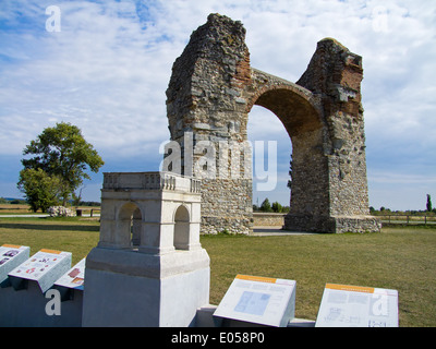 Moor Tor der antiken römischen Siedlung Carnuntum in Österreich, Heidentor der Antiken Roemersiedlung Carnuntum in Oesterreich Stockfoto