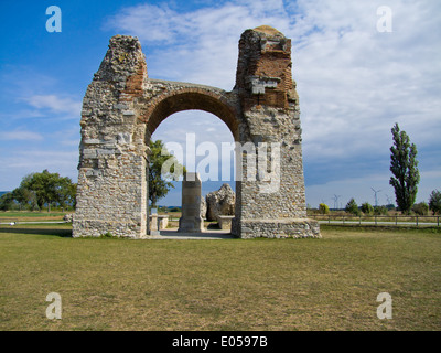 Moor Tor der antiken römischen Siedlung Carnuntum in Österreich, Heidentor der Antiken Roemersiedlung Carnuntum in Oesterreich Stockfoto