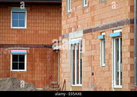 Schale für ein Einfamilienhaus in Backstein-Bauweise, Rohbau Eines Einfamilienhauses in Ziegelbauweise Stockfoto