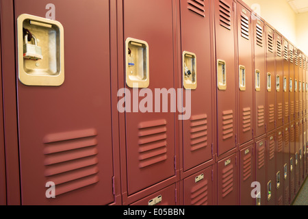 Schüler Schließfächer Schule Universitätscampus Flur Speicher Locker College Stockfoto