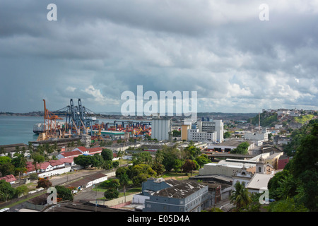 Stadtbild entlang Ozean, Salvador, Bahia, Brasilien Stockfoto