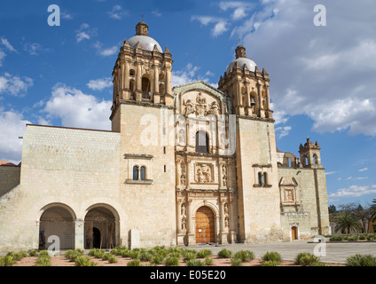 Fassade des Santo-Domingo-Kirche-Oaxaca-Stadt, Mexiko Stockfoto