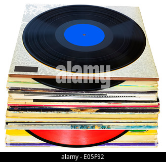 33 u/min Vinyl Scheiben Stack auf weißem Hintergrund Stockfoto