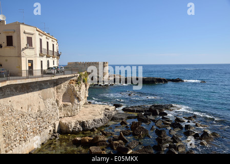 Lungomare d'Ortigia Uferpromenade, Ortygia, Syrakus, Provinz von Syrakus, Sizilien, Italien Stockfoto