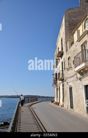 Häuser am Lungomare d'Ortigia Uferpromenade, Ortygia, Syrakus, Provinz von Syrakus, Sizilien, Italien Stockfoto