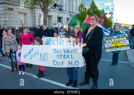 Demonstration in Cork City gegen Wassergebühren und Dosierung Stockfoto