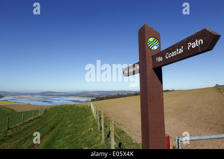 Zeichen, die Art und Weise, wie Sie die Fife Coastal Path auf der Südseite des Flusses Tay und östlich von Newburgh Schottland Stockfoto