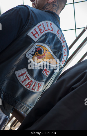 Hells Angel tragen ein Logo Leder Jacke Stockfoto