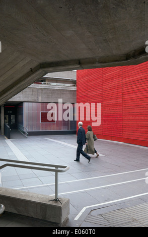 Die Schuppen auf das Nationaltheater, Southbank, London entworfen von Haworth Tompkins Architekten im Jahr 2013 Stockfoto