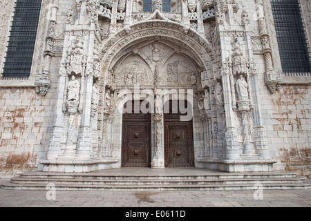 Südportal, Hieronymus-Kloster in Lissabon, Portugal. Stockfoto