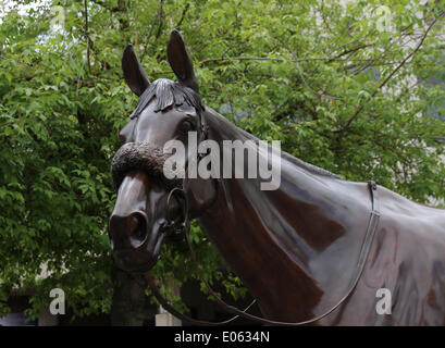 Newmarket, Großbritannien. 3. Mai 2014. Statue von Dunedin während des Festival 2014 Guineen aus Newmarket. Bildnachweis: Aktion Plus Sport/Alamy Live-Nachrichten Stockfoto