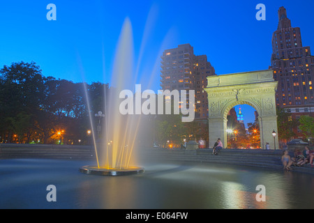 Washington Square Park zentrale Brunnen, New York, New York, USA Stockfoto