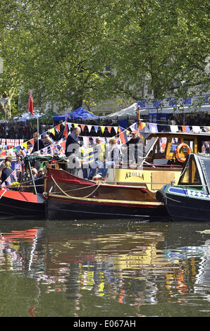 London, UK. 3. Mai 2014. Opening Ceremony IWA Canalway Kavalkade 2014. Canalway Kavalkade ist eine einzigartige Gemeinschaft Festival arrangiert von IWA in Little Venice in London seit 1983 und Wasserstraßen. Bildnachweis: Marcin Libera/Alamy Live-Nachrichten Stockfoto