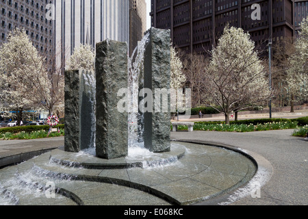 Mellon grün ist ein städtischer Park in der Innenstadt von Pittsburgh, Pennsylvania, USA, in der Nähe von Grant Street, Ross Street, Oliver und sechsten Aves. Stockfoto