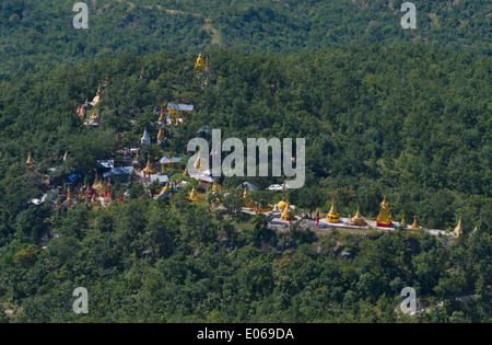 Tempel im Dschungel, Mount Popa, Myanmar Stockfoto