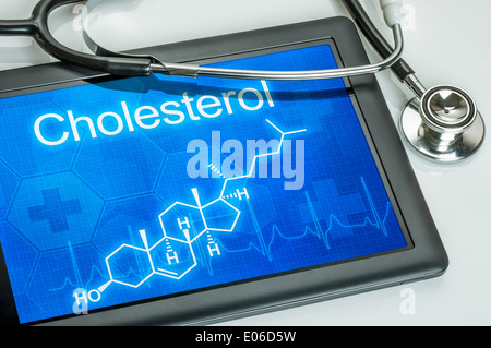 Tablet mit der chemischen Formel von Cholesterin Stockfoto