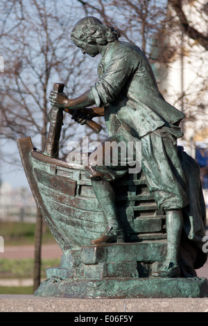 Skulptur des großen Peter - Zar Carpenter, steht auf dem Damm der Admiralität in St. Petersburg im Jahre 1909 Stockfoto