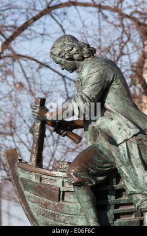 Skulptur des großen Peter - Zar Carpenter, steht auf dem Damm der Admiralität in St. Petersburg im Jahre 1909 Stockfoto