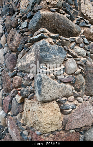 Haushalt, Gebäude aus Granit Felsen bei Meri Estate Smiltenes Region Lettland Stockfoto