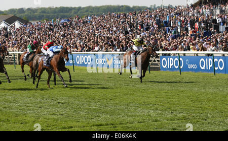 Newmarket, Großbritannien. 4. Mai 2014. Miss Frankreich gewinnt die 1000 Guineas unter Maxime Guyon während des 2014 Guineen Festivals von Newmarket. Bildnachweis: Aktion Plus Sport/Alamy Live-Nachrichten Stockfoto